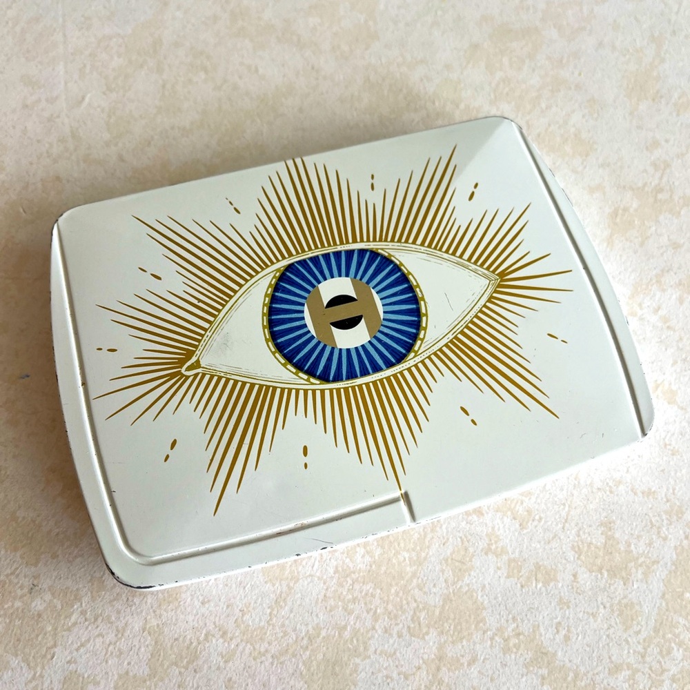 Hourglass evil eye pallet ambient
